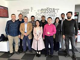 Групповое фото колумбийских клиентов в 2024 году