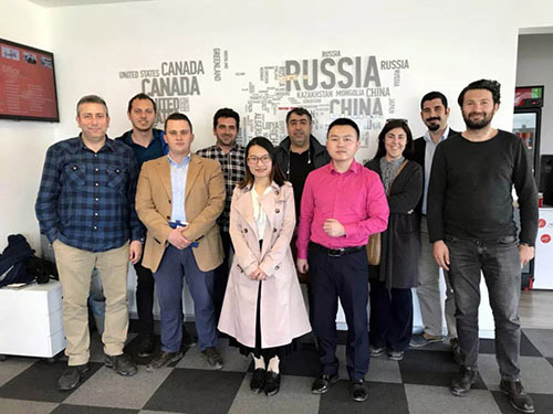 Групповое фото колумбийских клиентов в 2025 году