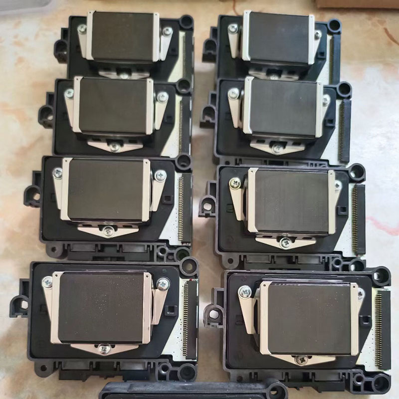 Печатающая головка DX7 F177000 с серой поверхностью на водной основе Печатающая головка DX7 F177000 с серой поверхностью на водной основе